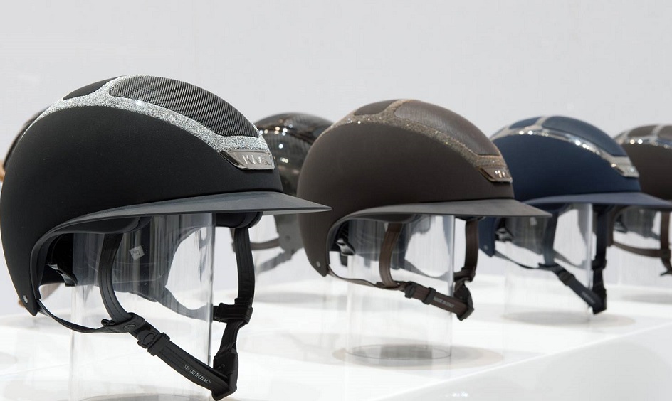 KASK Reithelme in Schwarz, Braun und Blau mit Swarovski-Band