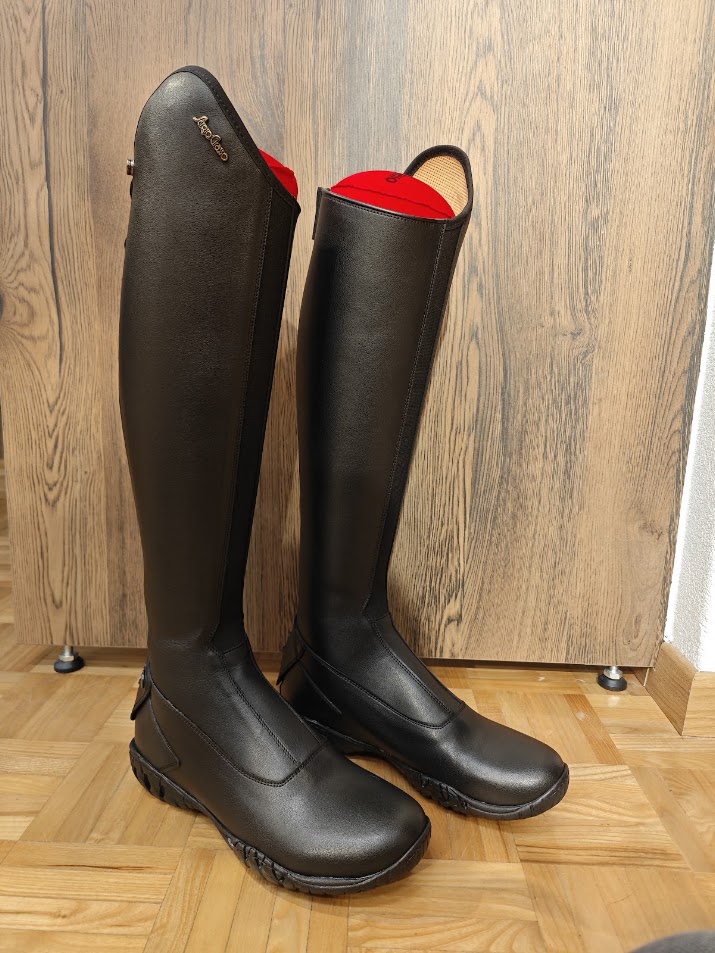 Schwarzer Sergio Grasso Stiefel mit profilierter Sohle